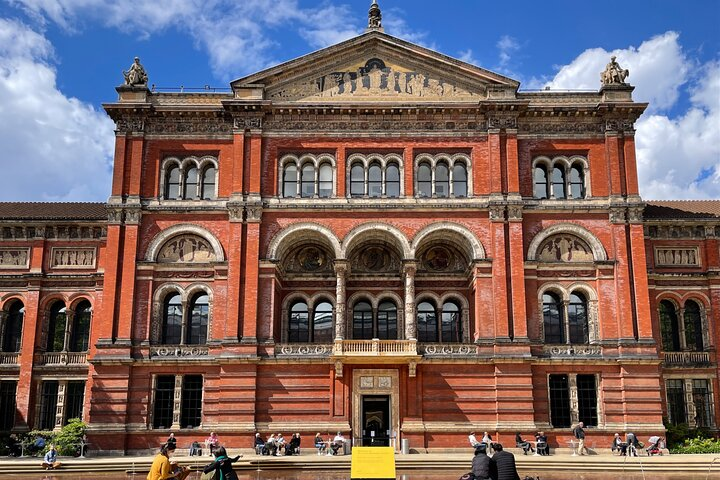 Secrets of the Victoria and Albert Museum - Private Tour - Photo 1 of 3